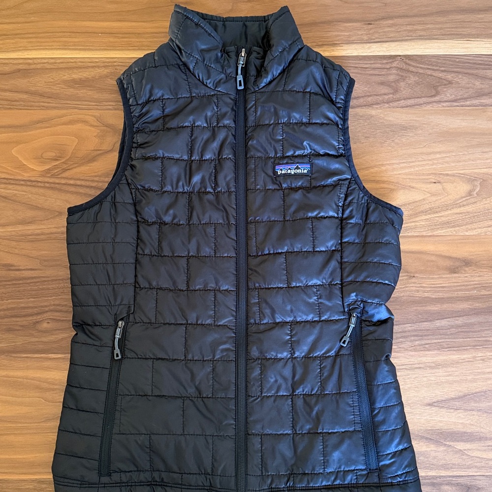 Patagonia Women’s Nano Puff Vest XS - Picture 2 of 9